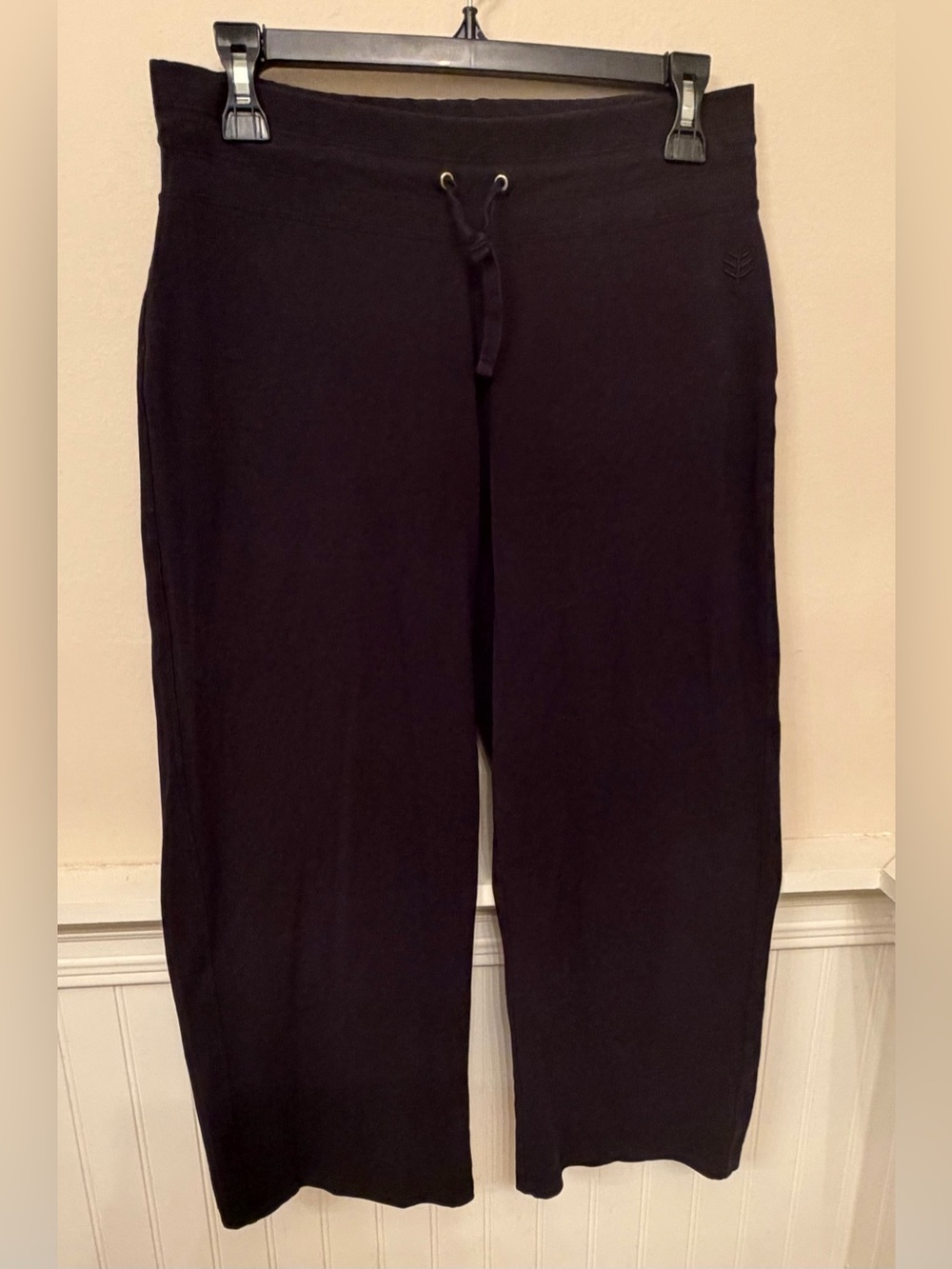 Women’s Coolibar Windley Beach Capris-Black, Small